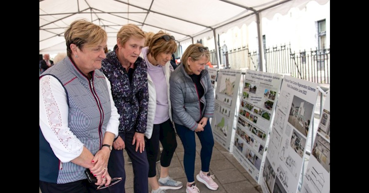 Cathaoirleach of Cavan County Council, Cllr Philip Brady has hailed today's announcement by Minister Heather Humphreys of over €17m in rural regeneration funding for projects in Kingscourt and Cootehill, saying it's a 'red letter day for east Cavan' cavancoco.ie/news/2024/17m-…