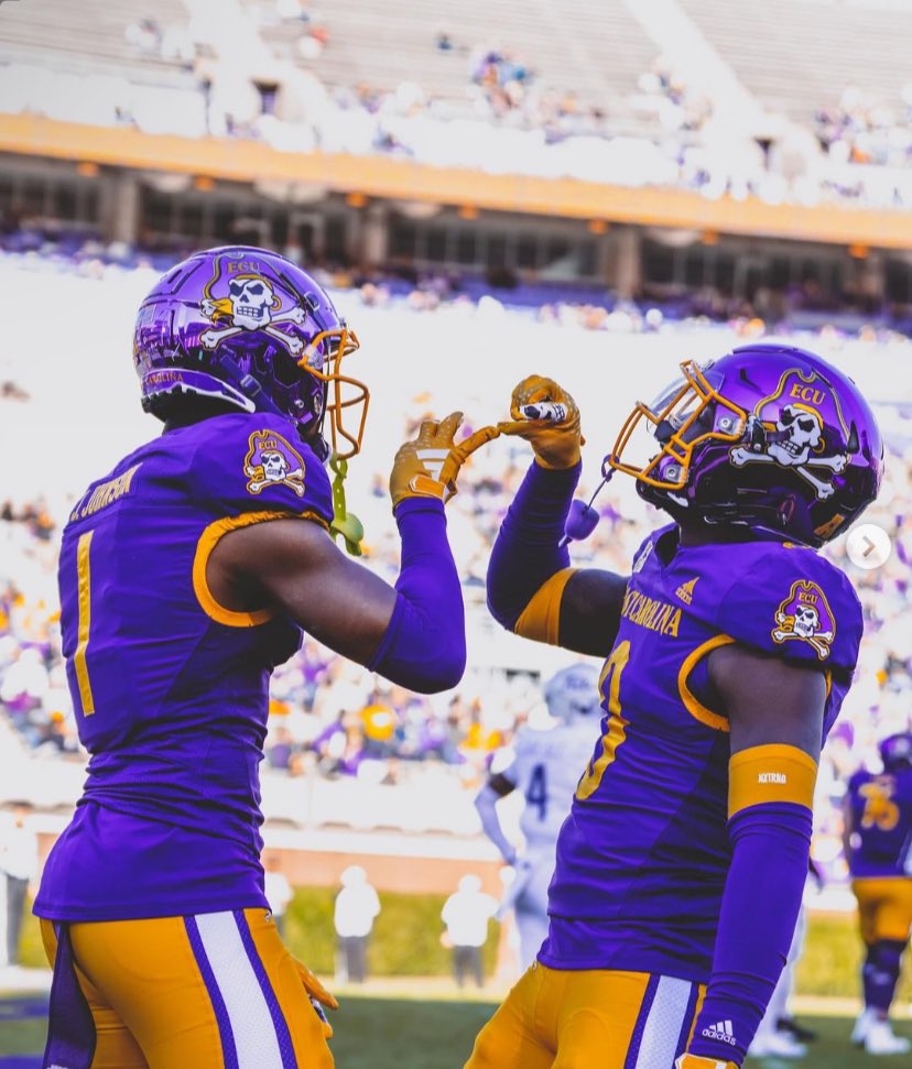 God is Great! Blessed to receive a(n) offer from East Carolina University #gopirates @mb_3three @SWD_FB @ECUPiratesFB @Dyrell_Roberts @coachbaileySWD @Tatwru @CoachStro84 @QuincyLCarter