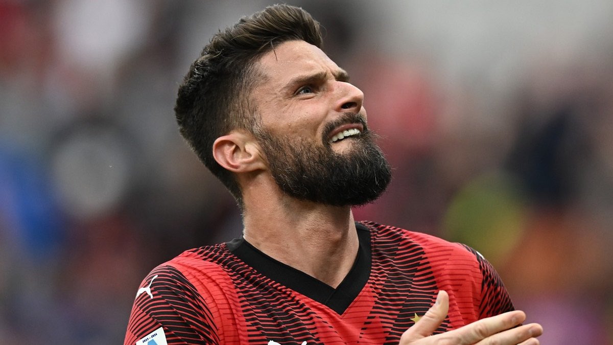 marcokappa19's tweet photo. non si tratta di calcio qui si valuta la persona l’uomo la statura dell’individuo 

e con lui siamo difronte ad un uomo di una levatura fuori dal normale oltre gli schemi 

IMMENSO @_OlivierGiroud_ https://t.co/vjWVbr2VkM