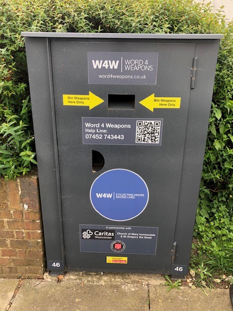 As part of #OpSceptre you can attend Union Street & surrender/Hand in knives or other sharp Implements for destruction. A large bin for the safe disposal of bladed weapons & instruments has been installed in Union StreetEN5,in support of the drive to curb the rise in knife crime.