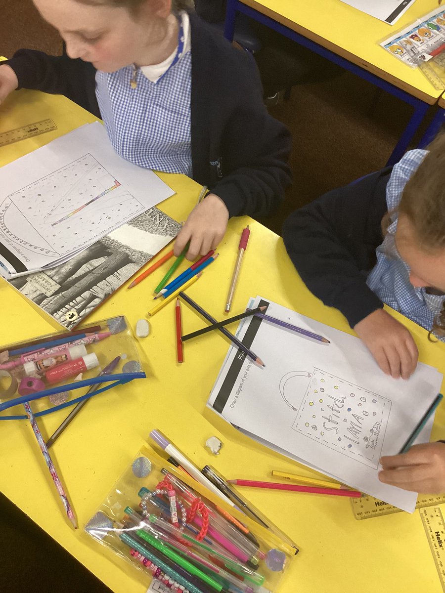 Y3StocktonWood's tweet photo. 🛍️3M enjoyed researching and analysing tote bags today. They then began to design their own tote bag that they will create later on in the week. 🛍️
#StocktonWoodDT
#DTWeek https://t.co/4NebX422rg