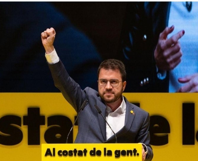Ho diré a la manresana manera: @perearagones és el President més ben parit que ha tingut Catalunya els darrers 80 anys.