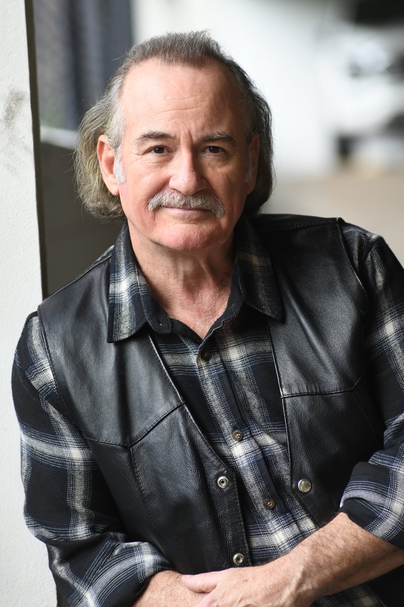 actorborn's tweet image. New Look.