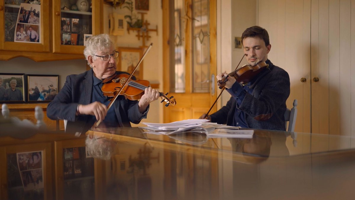 Tá súil agam gur bhain sibh taitneamh as an gcéad chlár do Taoscadh ón Tobar aréir. Beidh sé le feiceáil arís ar TG4 ar an 15ú Bealtaine ag 22:30, nó, is féidir breathnú siar air ar Seinnteoir TG4: tg4.ie/ga/player/cata…