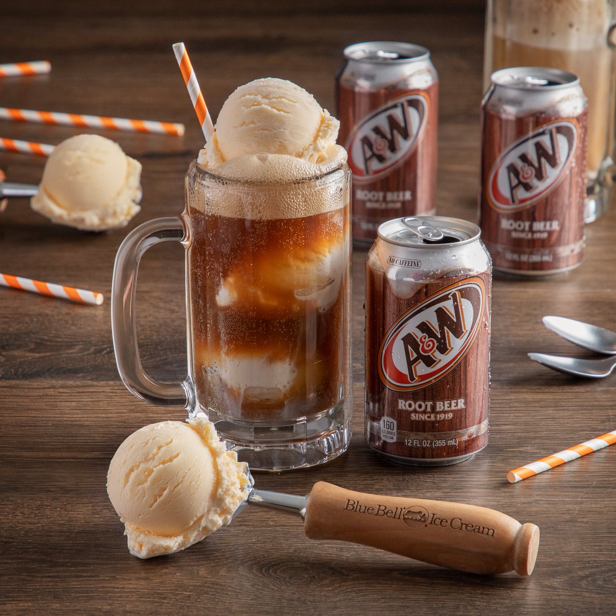 Let’s make a root beer float. 😀
#BlueBell #icecream #BlueBellIceCream #AWRootBeer #rootbeerfloat