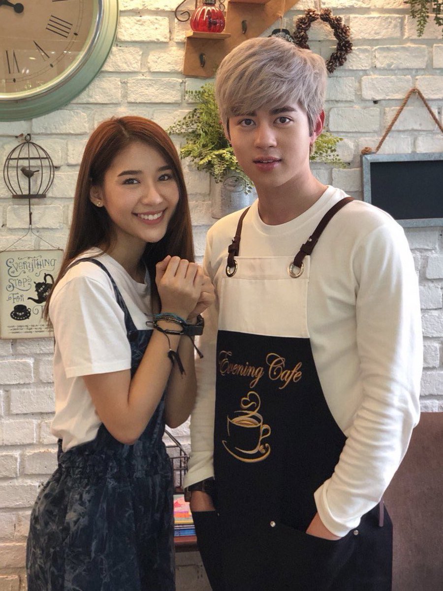 bloominggboy's tweet photo. หนิิิิิิ พี่กันกับญดา โคตรน่ารักอะ กลับมาเจอกันในรอบกี่ปี แต่คือทั้งคู่ประสบความสำเร็จในวงการกันหมดแล้ว 😭😭😭😭😭😭😭😭😭😭😭😭😭😭😭😭😭😭😭 https://t.co/z4s7MsIoXC