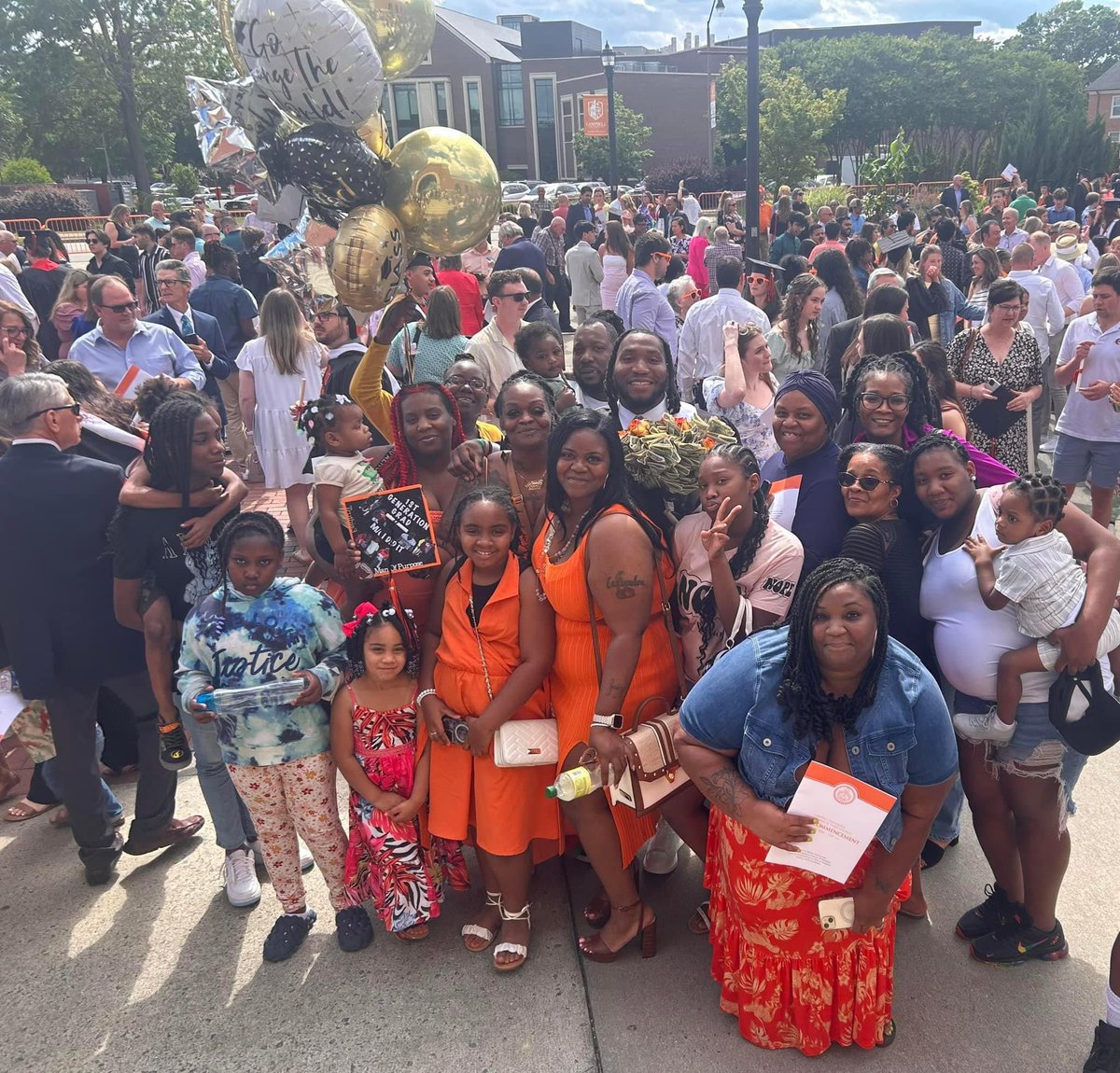 Majea12's tweet image. Beat the odds and remain humble. 
First generation college grad, Blessed beyond measure 🤲🏾
#firstgengrad#blackexcellence
#humblebeast#TSdontstop