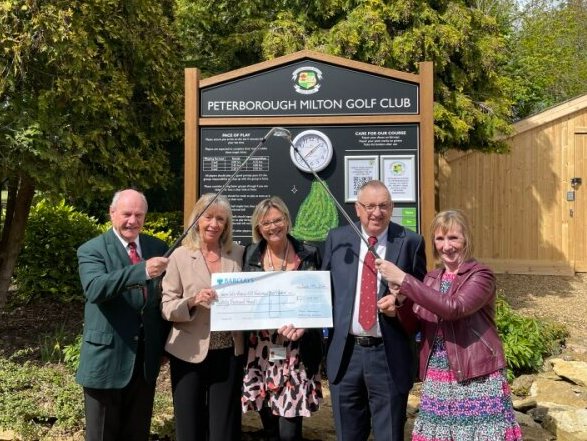 Huge thanks to at Milton Golf Club who presented Peterborough City Hospital’s Cancer Wellbeing Service with a tee-rific £20,000 donation!⛳ The amount is the most raised to date by the Club, some of whose members have benefitted from the Cancer Wellbeing Service in some way.💚