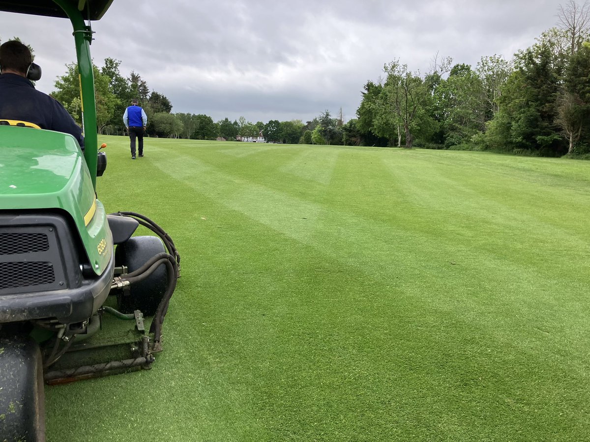 An educational morning spent @romfordgreens with @AntzXVI and old colleague @tcsturfequip. Next level knowledge from Tom as always. I do love learning and this will only help me as well as anyone else working with Tom. Thanks for letting me tag along guys 👍. Course looking great