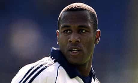 🎙️| Former #Tottenham striker Les Ferdinand on scoring a goal which threatened to give Arsenal the Premier League title: “I scored at Old Trafford, and not many did at that time, and thought, bloody hell what have I done here, this could go down in history as the worst move of…