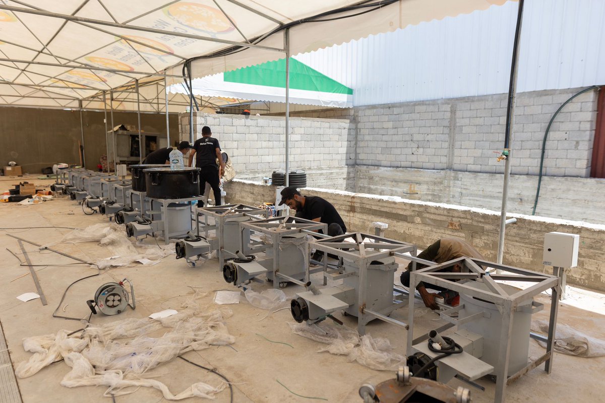 WCK’s innovative stoves are being installed in our kitchen in Mawasi. This will be our third Field Kitchen in Gaza and will have the capacity to cook tens of thousands of meals daily. The kitchen will help meet the needs of Palestinians fleeing north from Rafah. #ChefsForGaza