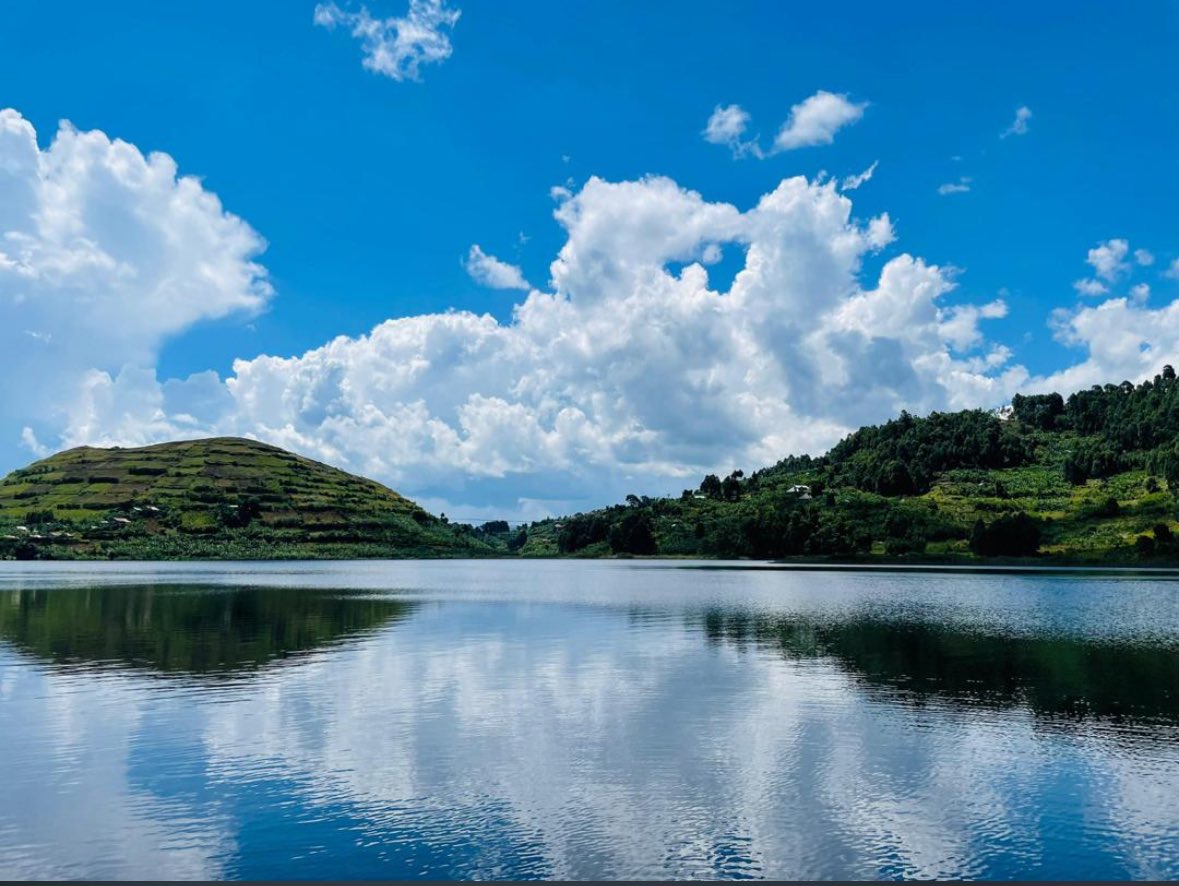 Have you seen a Uganda this glorious??? #Lakemutanda @andymugalu @PeterNawe @m_ndungutse @_Ikanza @ManLikeDero @CHealthUG @BNIuganda @BightOfBeninRes @SharonTees @Soloestee @Jonekyoma @MMudii @solairem @wekesa_amos @rkabushenga @kamuteera @MathiasSeviiri