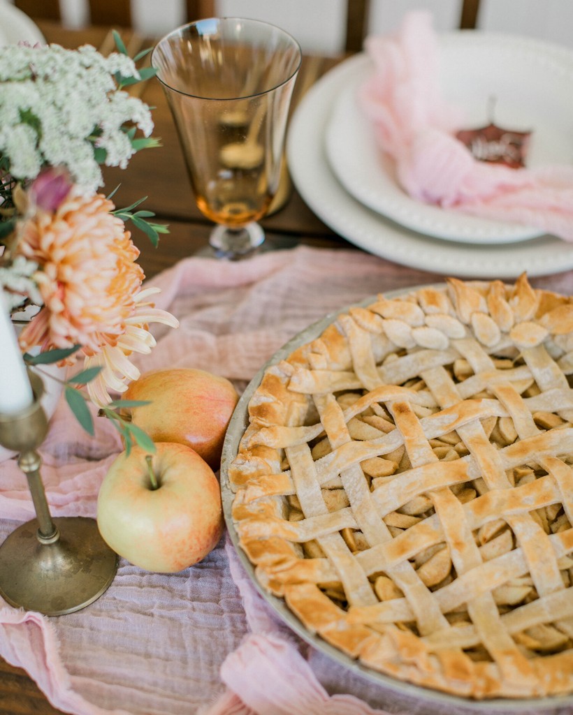 It’s National Apple Pie Day!
Let’s celebrate with a quick, easy & delicious recipe! Don’t forget to use our Pie pans for the best Pie’s you’ll ever have! 🥧

360cookware.com/blogs/recipes/…

 #dessert #baking #pieday #360cookware #cookware #bakeware