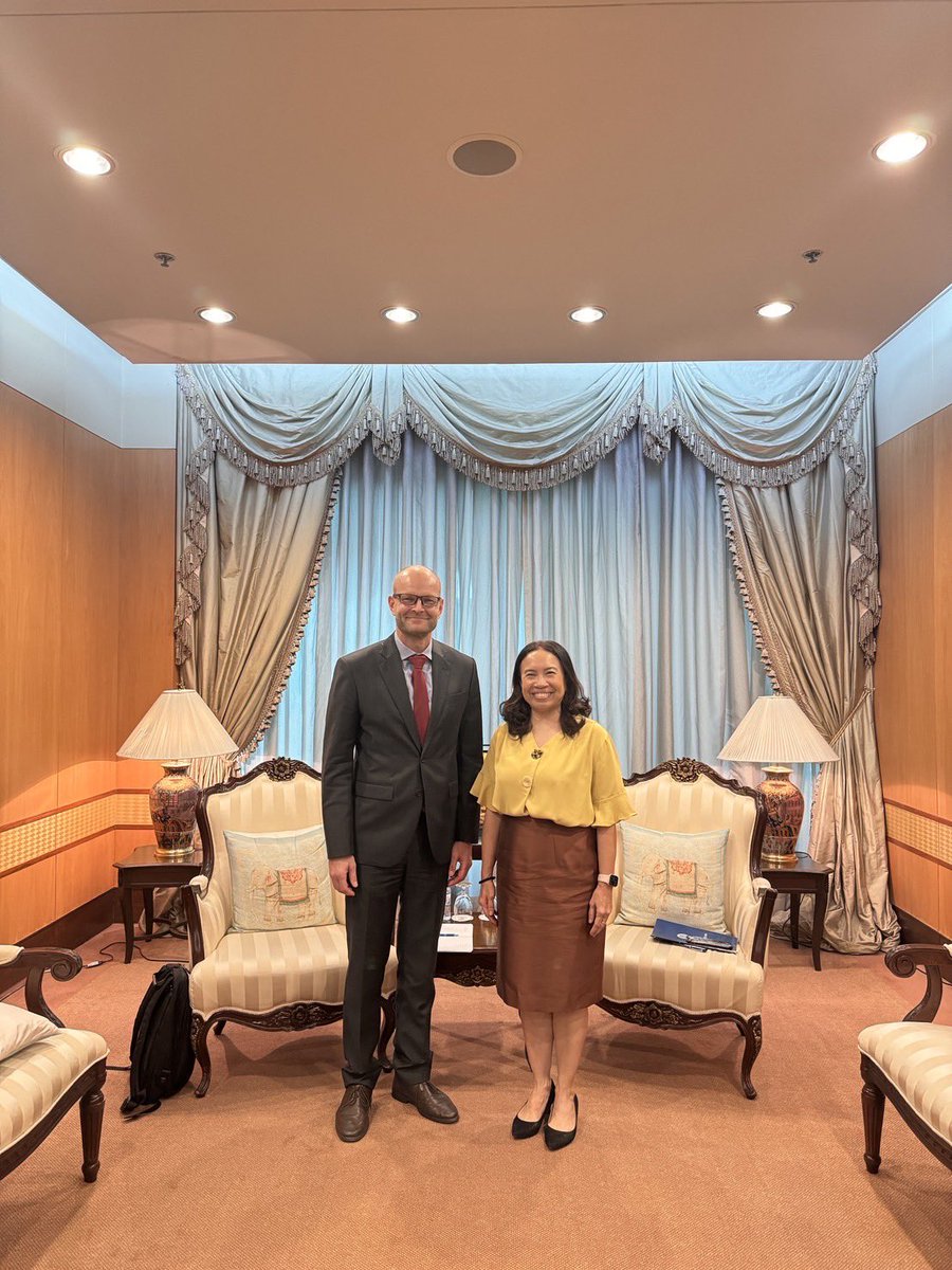 🇹🇭🇫🇮 DG Krongkanit of European Affairs Dept. discussed with Amb. of #Finland to Thailand on promoting high-level visits, preparation of 5th Thai–Finnish PolCon, and protection of Thai berry pickers in Finland. They also exchanged views on situations of Thai politics, Myanmar &