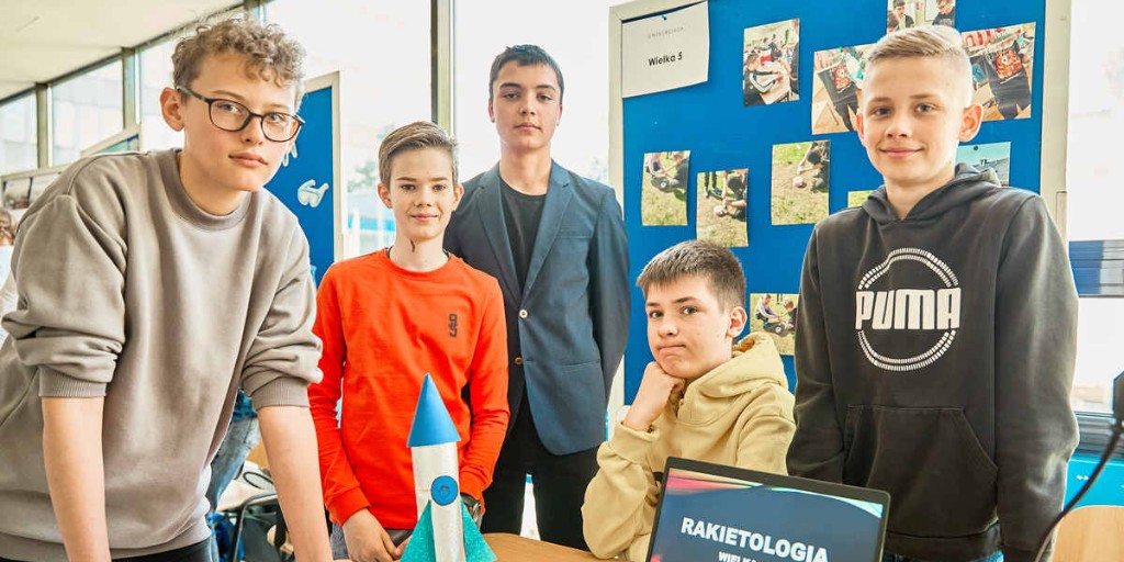 Aiming to inspire and encourage young people's interest in science, we recently recognized the winners of Universiada, a #STEM education competition held in partnership with the Association of Chemical Industry Engineers and Technicians and the University of Wroclaw. #PPGproud