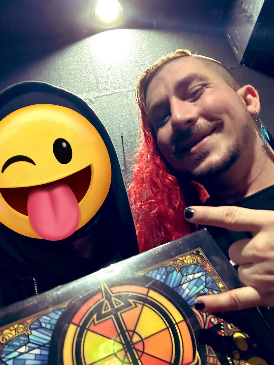 Samael97245196's tweet image. 急遽参戦だったのでスカシンとか全く知らずで妙なテンションで行きましたが、推しのDesolate Sphere観れて良かったのと2番手のOrpheus Omegaがわりと好みで物販で軽くミーグリみたいに😅
ヤマ代表と村上さんにご挨拶できました🙏
#OrpheusOmega
#DesolateSphere