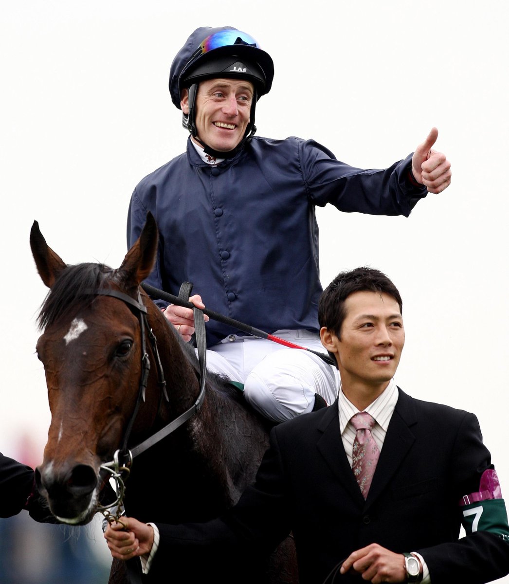 Top jockey, top trainer! Wishing @JohnnyMurtagh a very happy birthday 🙌