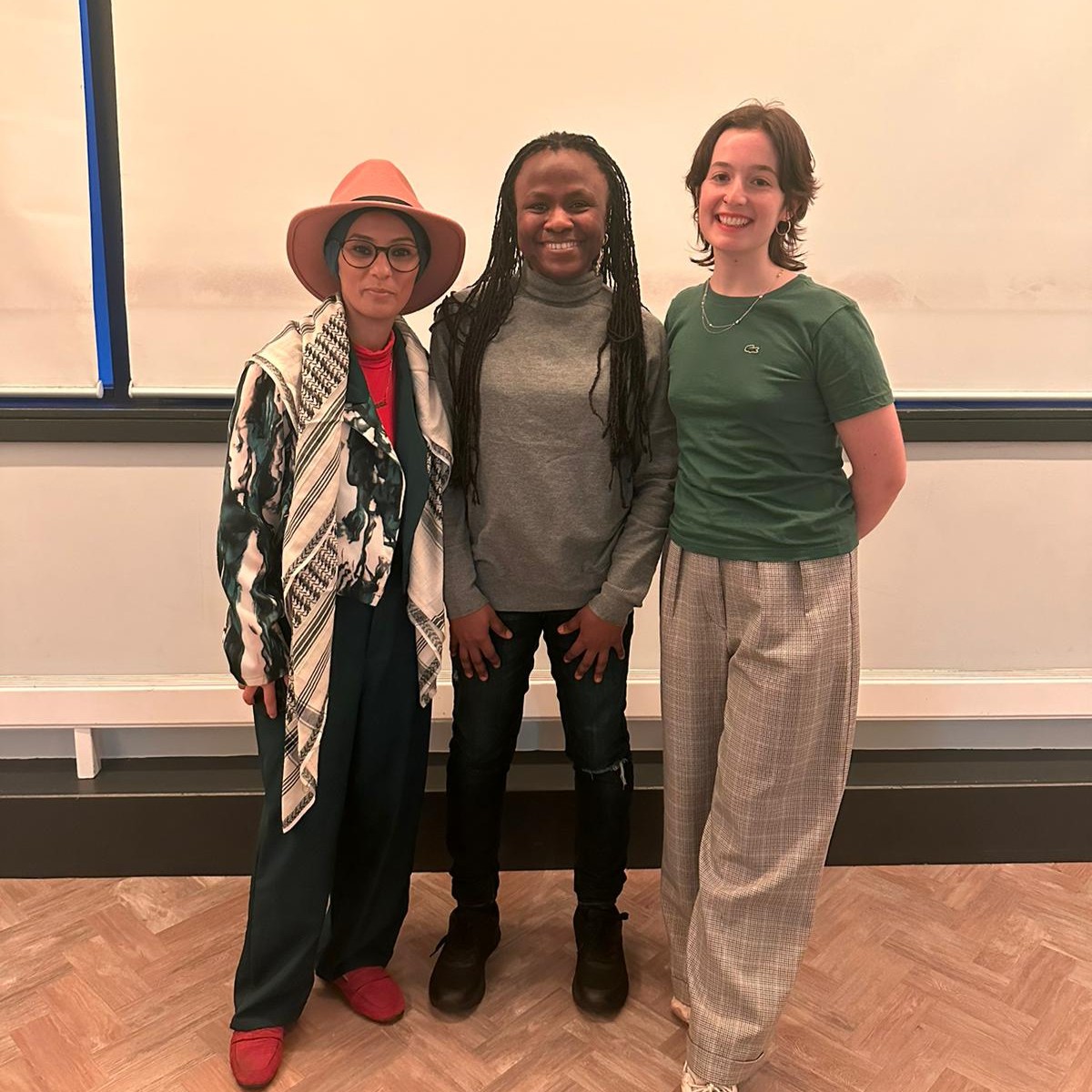 A huge thanks to everyone who joined us at @WritersBlockWM last week! With sharings from @Voiceofthepoets, @writewithtayo & Wallis Allen 🙌 Watch this space for the next event date and how you can get involved and share your work 👀