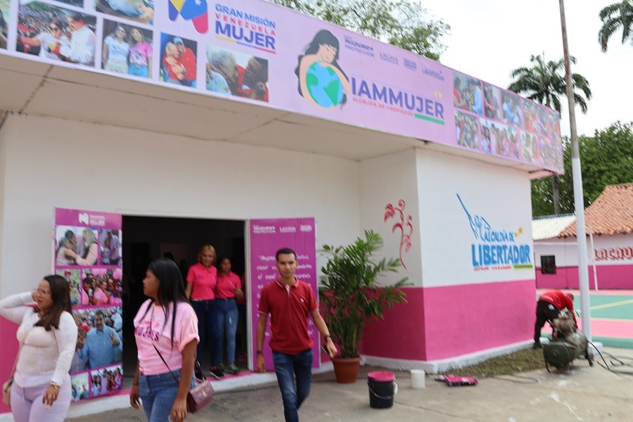 Gobernador Lacava inauguró Unidad Rosa, Red de Atención Ambulatoria y nueva sede del Instituto Municipal de la Mujer en Libertador #CaraboboTeQuiero #Carabobo #Insalud