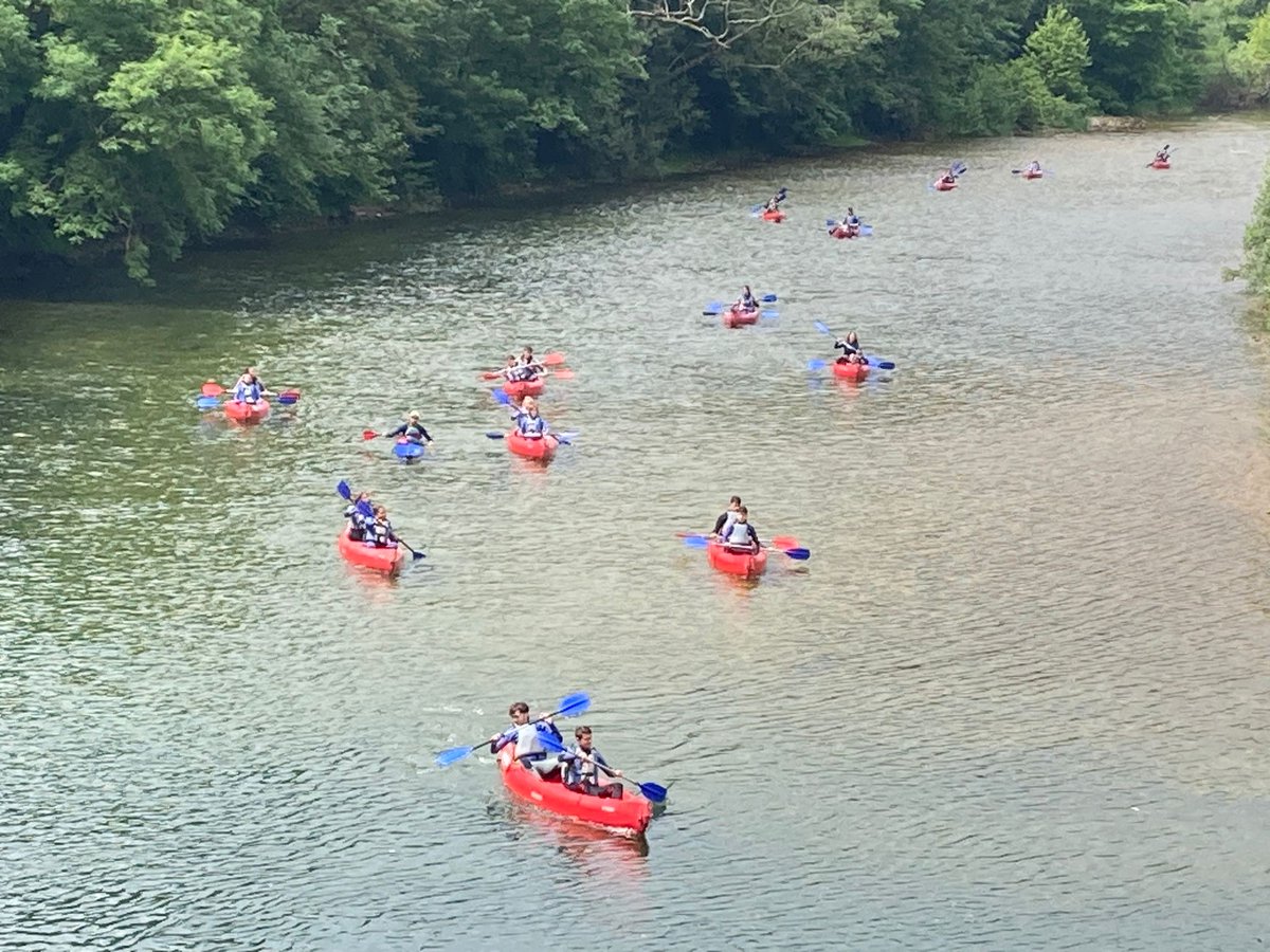 Un año mas nuestro chic@s del club de aventura @Nebrija viajan a tierras asturianas para vivir un fin de semana lleno de experiencias únicas. 🛶🏃‍♂️🏃‍♀️ 🚵‍♂️