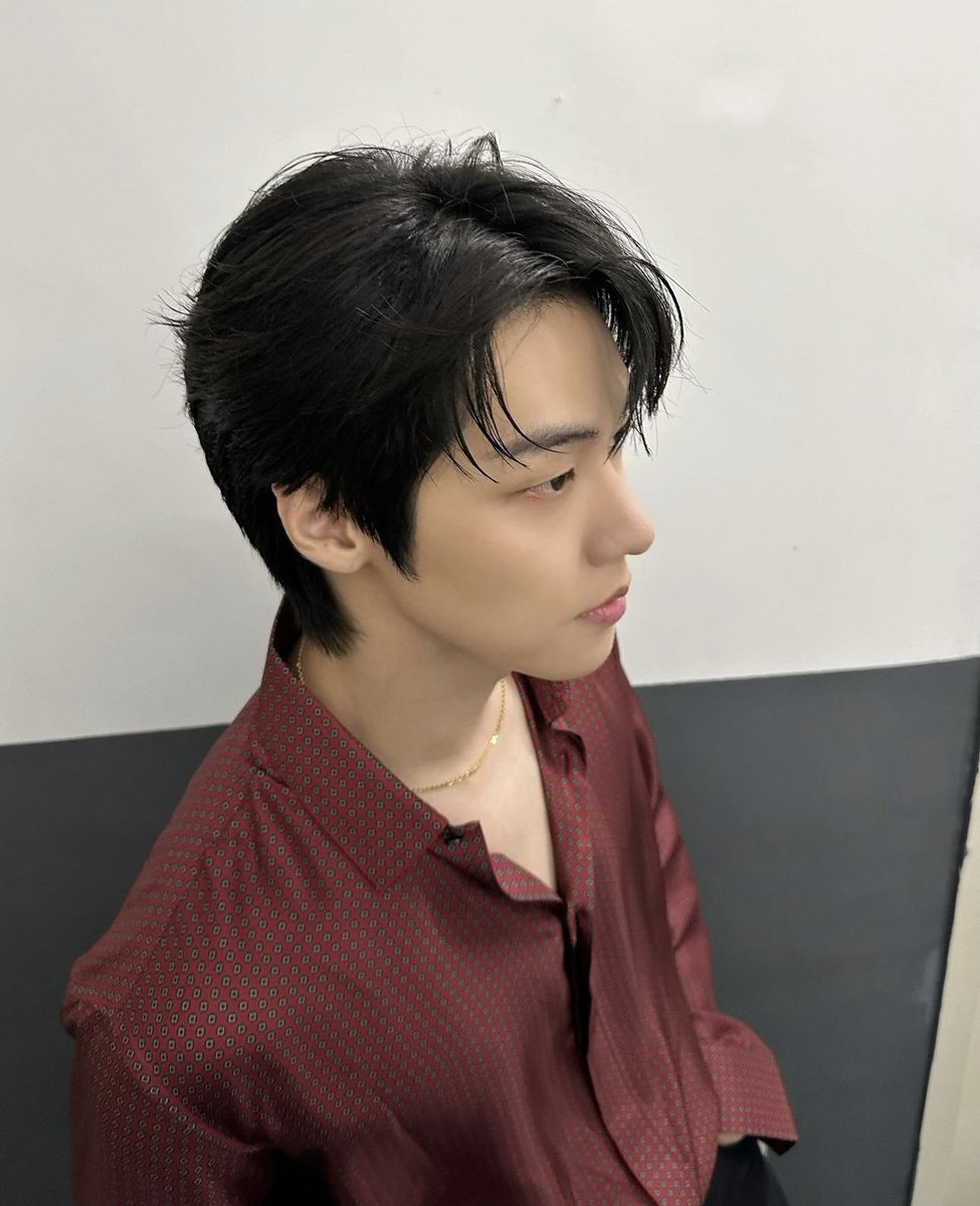 dolgolaeui's tweet photo. Lee Seung Hyub #leeseunghyub #seunghyub #이승협 #shootingstars #mustyougo #nflying #lovelyrunner #bigpicturehouse #bestchickendrama Please also follow Seung Hyub’s official Instagram account - sssn9_zzzn9 https://t.co/sms7ZMdy5F