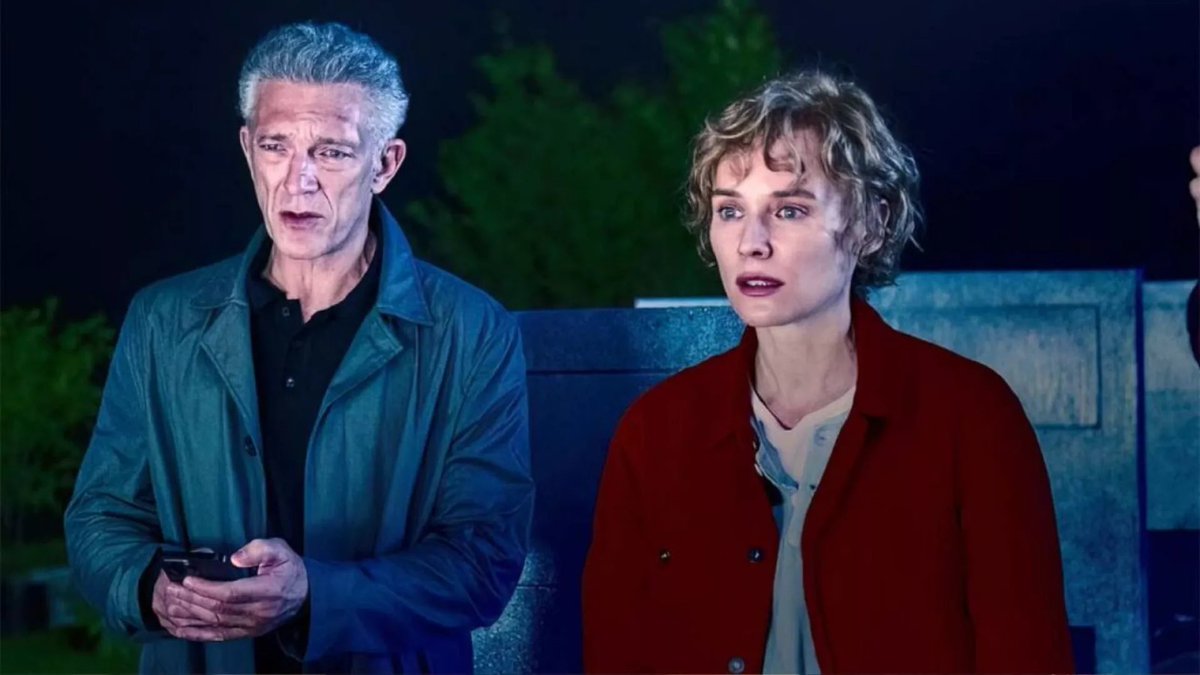 The Shrouds (Dir. David Cronenberg) a grieving widower who invents a controversial technology that connects people with the dead.