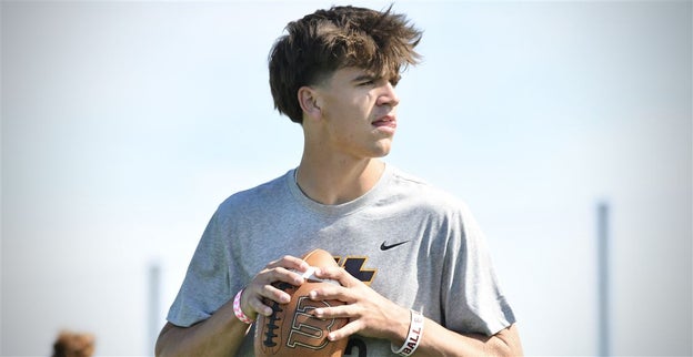 .@247Sports' No. 7 overall prospect in the 2026 class, five-star QB Ryder Lyons (@ryderly0ns) planning to visit #Michigan in June and connect with @CoachKCampbell (VIP) 'Coach Campbell is one of my favorite coaches for sure!' 247sports.com/college/michig…