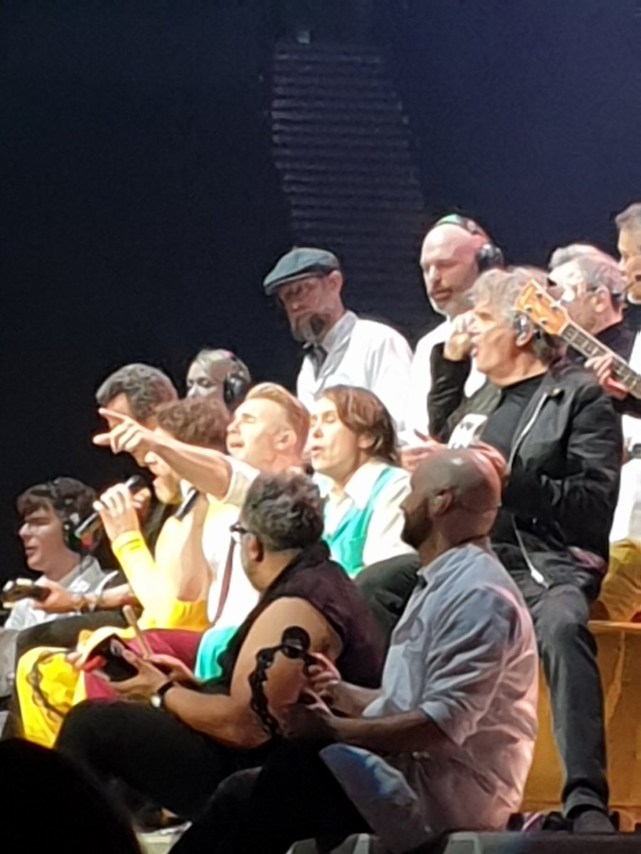 MelanieB237's tweet photo. Two EPIC nights in Manchester. Absolutely amazing! Thank you TT for continuing to do what you do. Thatters forever! See you in June!  @SandraL27641970 @takethat #ThisLifeOnTour https://t.co/Mk6a4kSZTZ