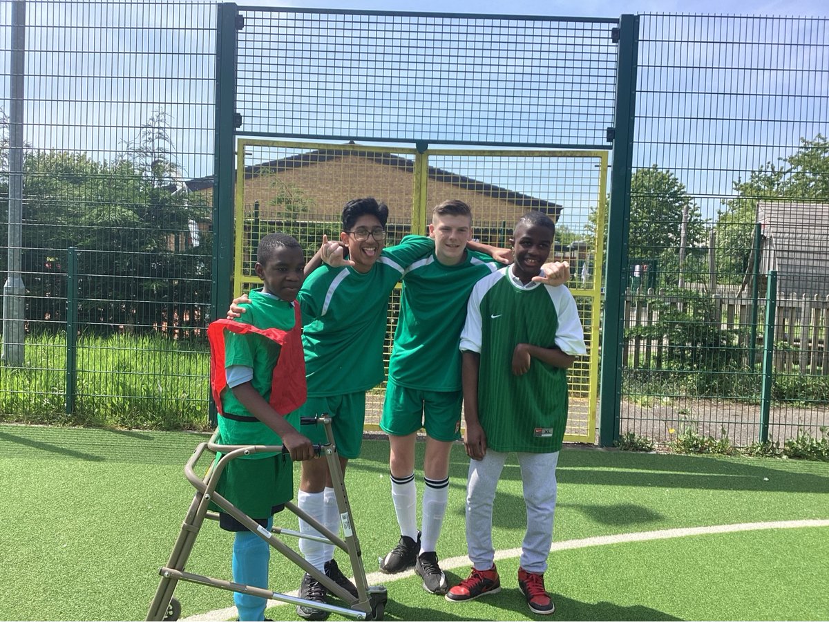 WHS_MissBennett's tweet photo. Walnut class had a lovely afternoon on Friday supporting and playing for the schools football team. Congratulations to all who took part, and a big thank you to Headlands for the exciting match! @WoodlandsHS 
@CardiffWestern https://t.co/OgDE6LLJ1S