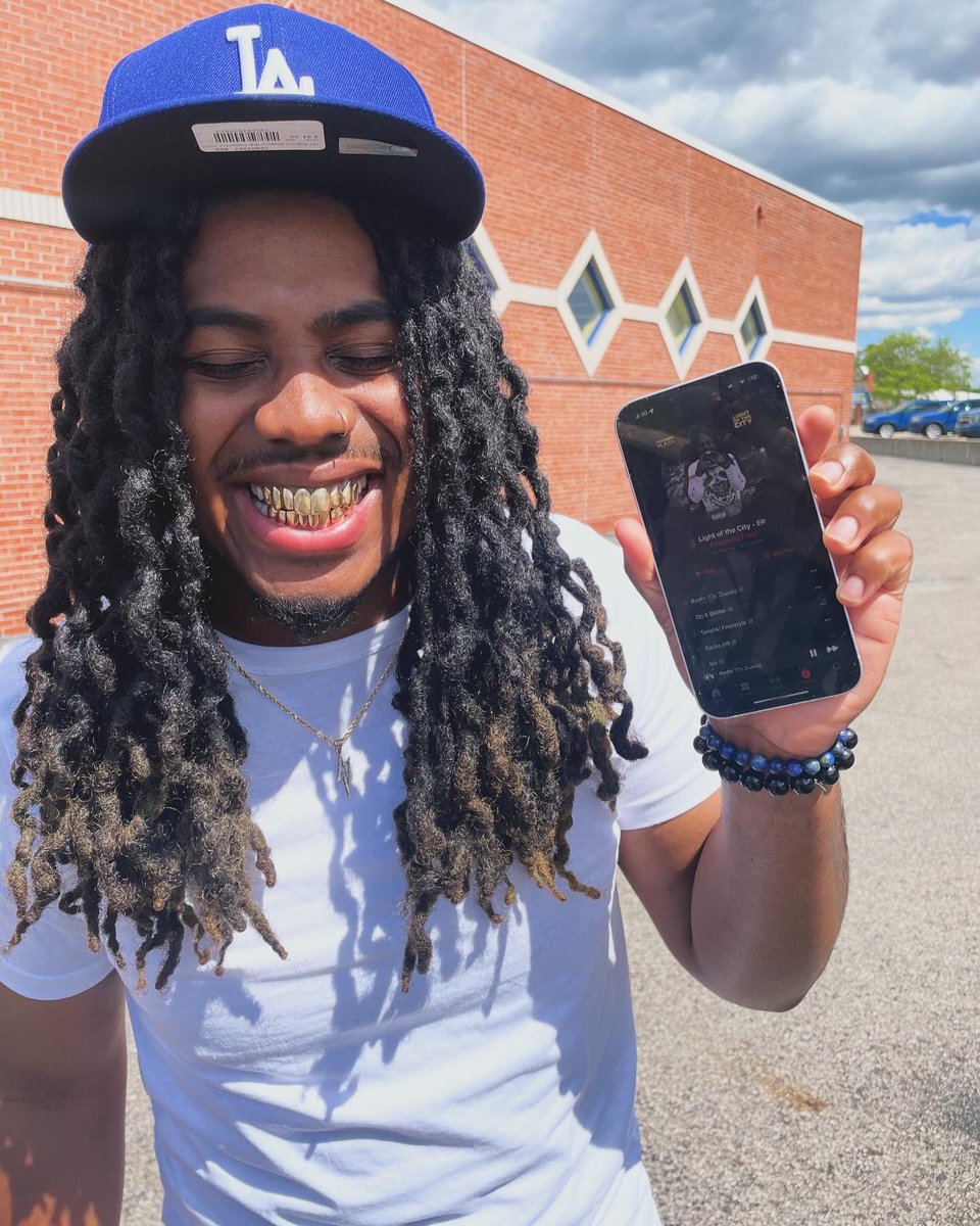 FinessingFlash's tweet photo. “Light Of The City” out now on all platforms ⚡️ preciate everyone that been onna journey wit me since day 1💙. #FlashModeRecords #HHBLUV
https://t.co/IAs0tNojCJ https://t.co/u5gYUUjN47