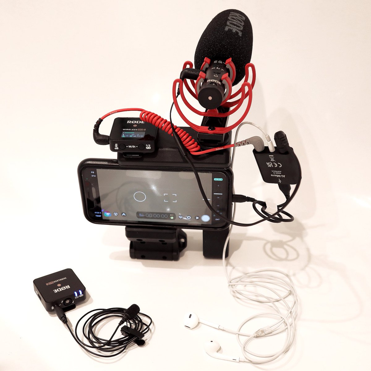 Christian_Dury's tweet photo. On a présenté nos unités de tournage sur le webinaire #rushshour @ReseauRUSHS.
Ici, tournage #mojo @mshlyon
Bientôt en ligne sur @Canal_U https://t.co/yCZL1R8TWC