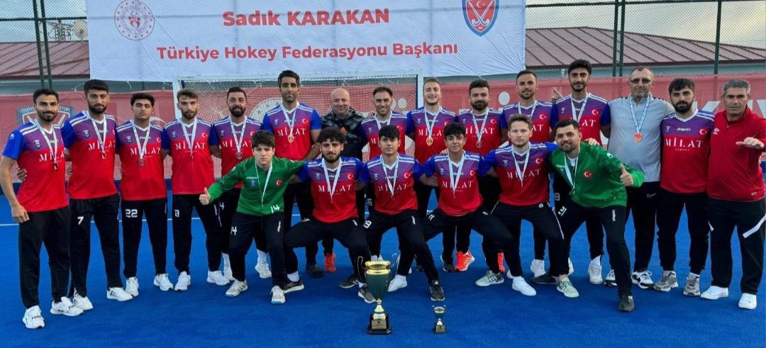 THF Açık Alan Hokey Türkiye Süper Ligi Play Off Finallerinde şampiyon olan Gaziantep Polisgücü Kadın ve Erkek Hokey Takımlarımızı tebrik ediyor, Avrupa maçlarında yüksek başarılar diliyoruz. 🇹🇷👏👏👏 #GaziantepEmniyet