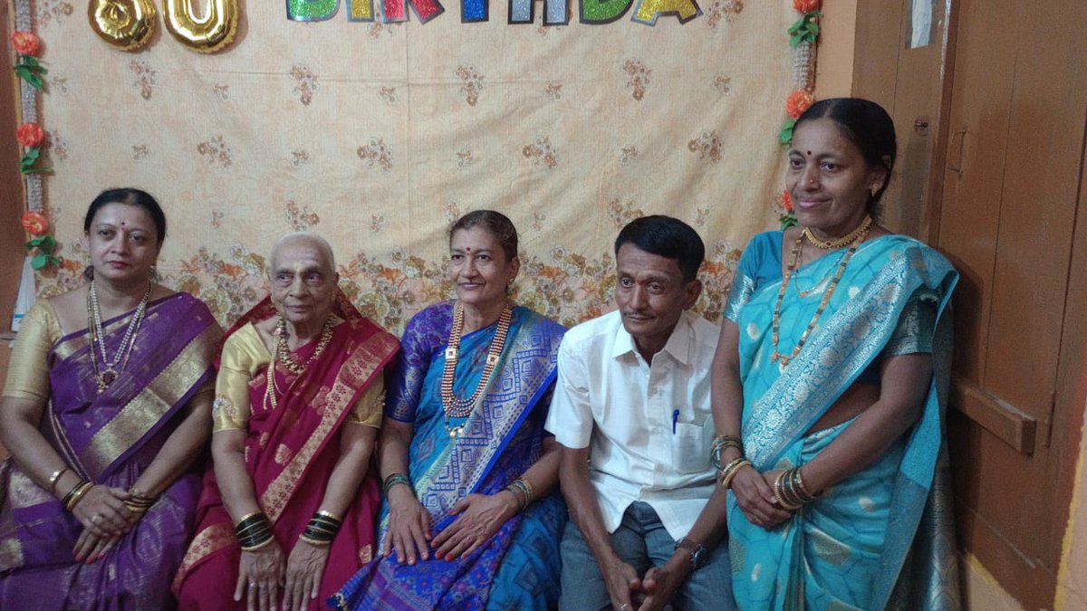 ನಮ್ಮ ಅಜ್ಜಿಯ 80th ನೇ ಹುಟ್ಟುಹಬ್ಬವನ್ನು ಆಚರಿಸಿದೆವು 🥰❤️ Celebrated our grandma's 80th birthday with close relatives🥰