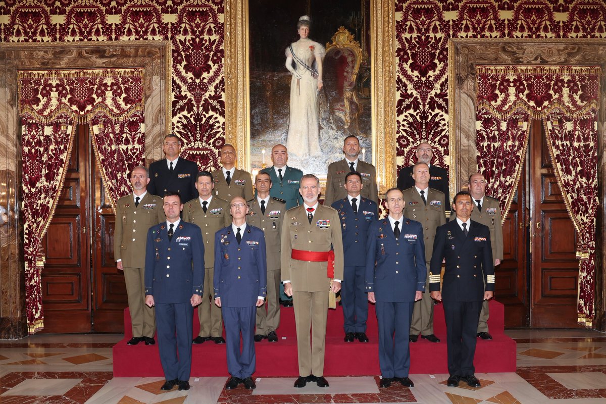 Audiencia militar del Rey a un grupo de coroneles y capitanes de navío. ➡️casareal.es/ES/Actividades…