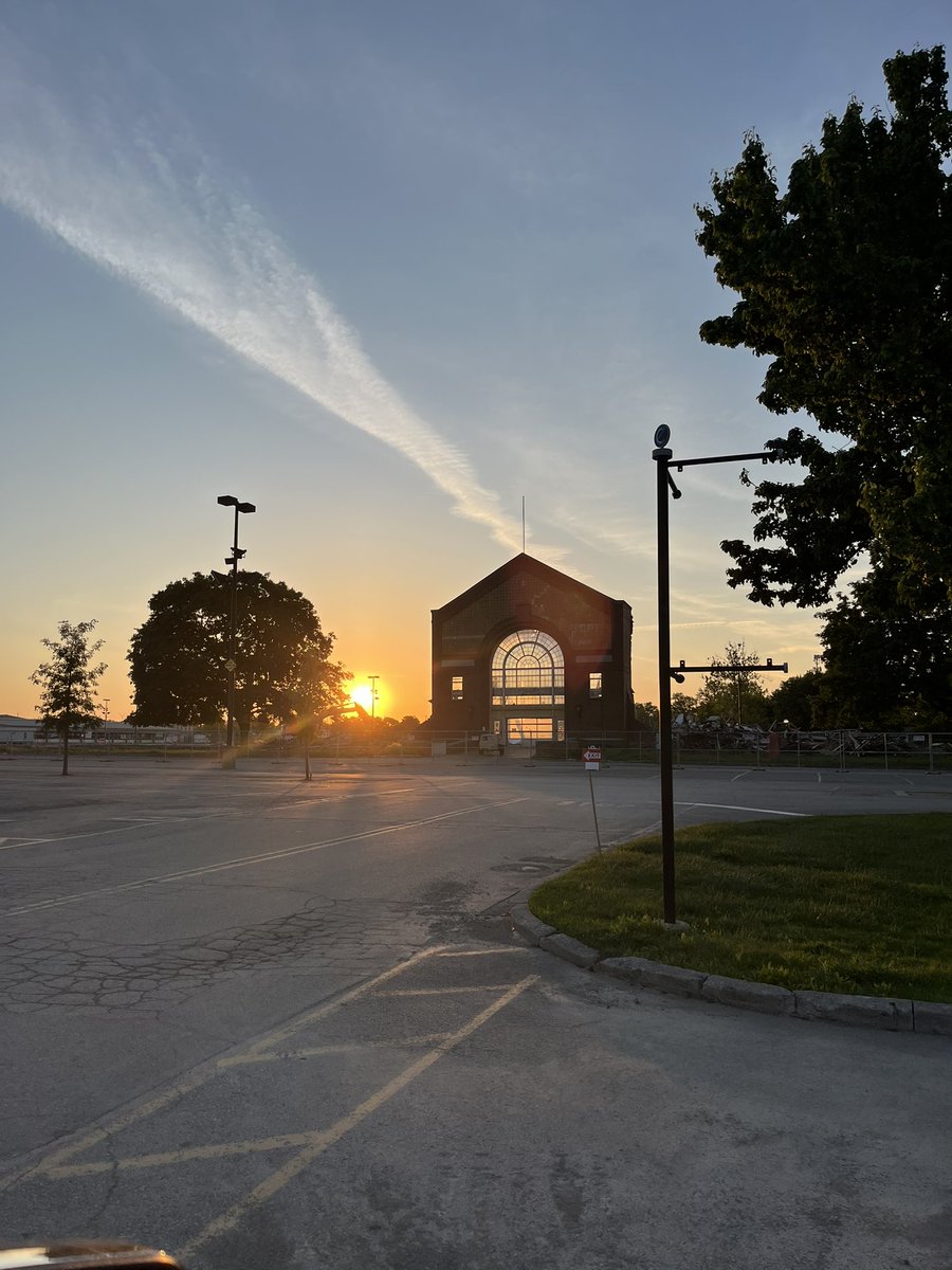 Sunrise over the @ohiostatefair to get ready for the groundbreaking!!

#aosfb #ohiostatefair #marchingband