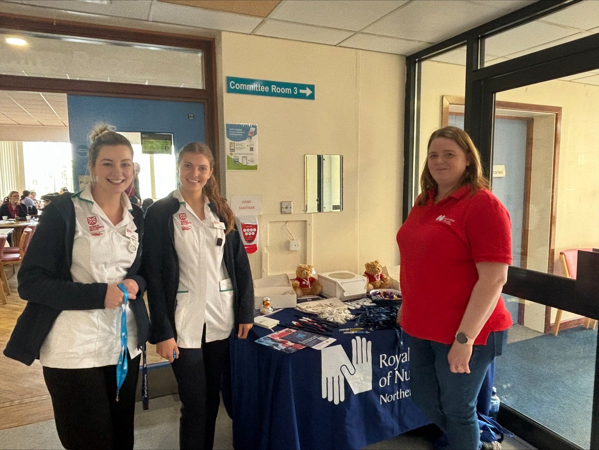 Stop by Daisy Hill Hospital today and show your support! With a pen, cupcake, or just a warm smile, let's make our nurses feel special. No time like the present to celebrate #NursesDay! 🎉👩‍⚕️🧁