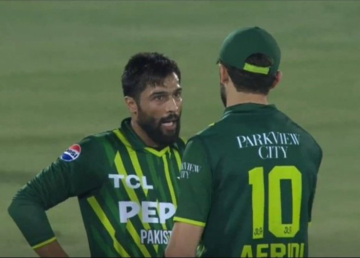 Both struggled to deceive Irish batters, pitch was flat but credit to batters for their versatility to use pace, counter slowers Shaheen is attacking bowler, with this height accuracy is the key. Amir is one of the Best defensive bowler who can outperform Shaheen on flat wickets