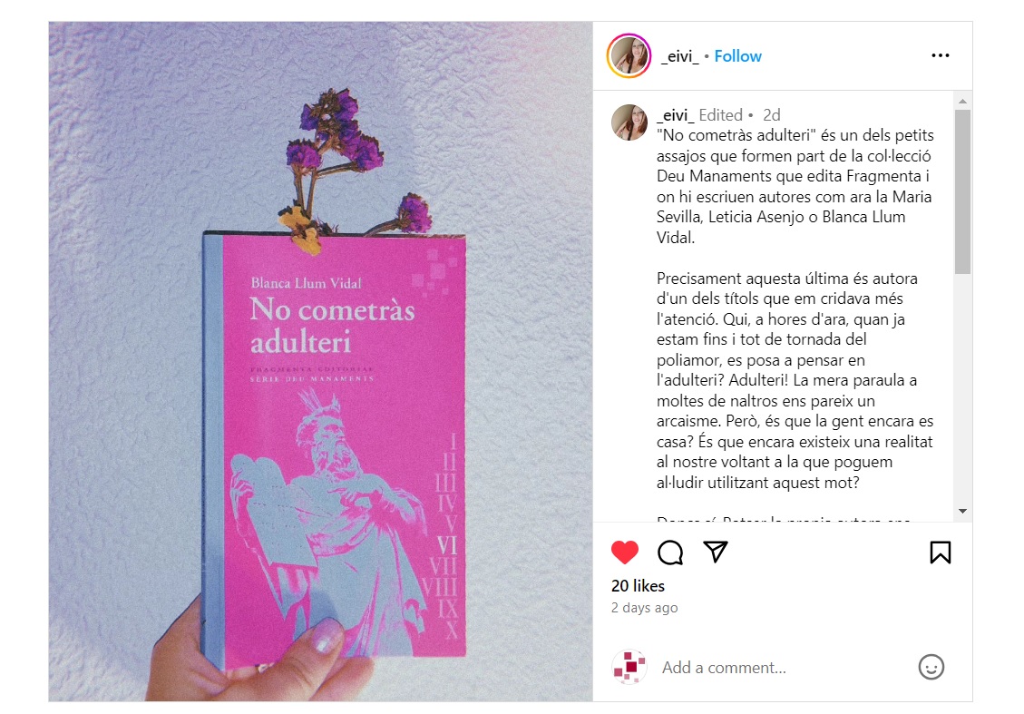 📸 La llibretera @MariaCardona_, de @Synusia_, penja a Instagram una foto i un comentari de 'No cometràs adulteri', de @blancallumvidal ow.ly/vptr50RAgvY 📕 Web del llibre: ow.ly/J3jV50RAgvX