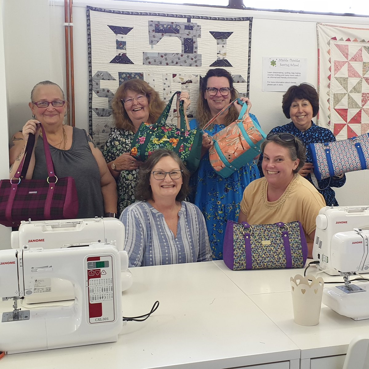 Another successful bagmaking class 😃 This time our amazing customers made the Happy Handbag by Mrs h. Didn't they do well?! 😍 nimblethimbles.co.uk/product-catego… #NimbleThimblesSwindon #swindon #bagmaking #mrshhappyhandbag #sewingpatternsbymrsh #sewingworkshop