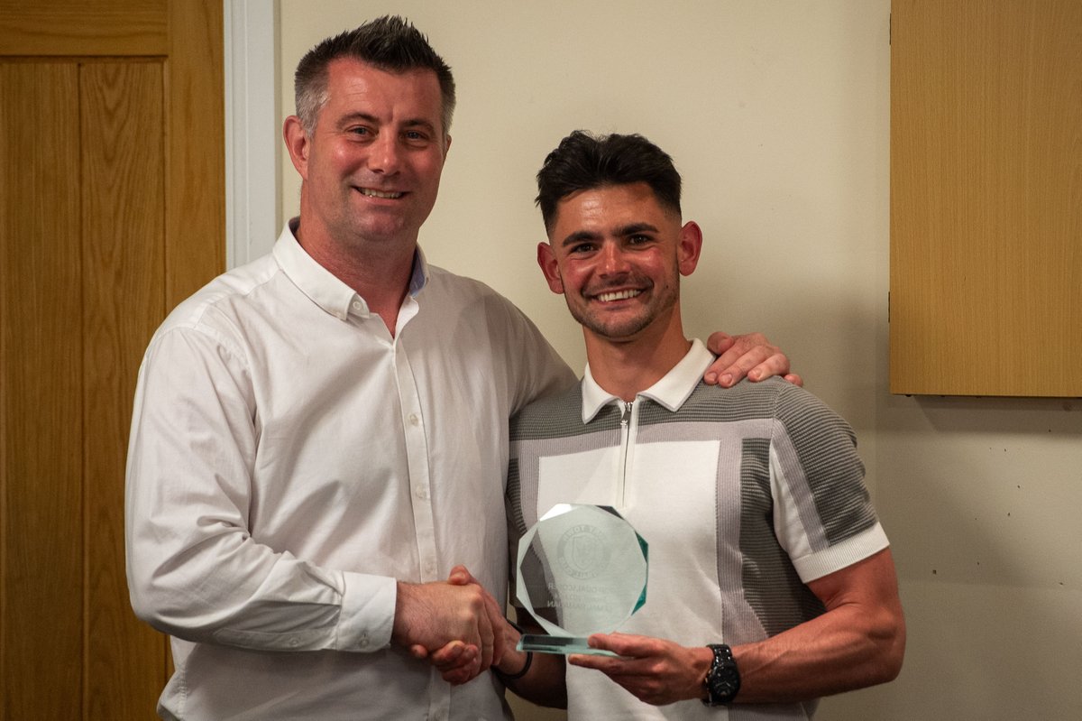 🏆𝐋𝐞𝐚𝐝𝐢𝐧𝐠 𝐆𝐨𝐚𝐥𝐬𝐜𝐨𝐫𝐞𝐫 𝟐𝟎𝟐𝟑-𝟐𝟒 This seasons leading goalscorer award was presented to Cemal Ramadan (@Cemal_9) and presented by Club Director Alan Lee.