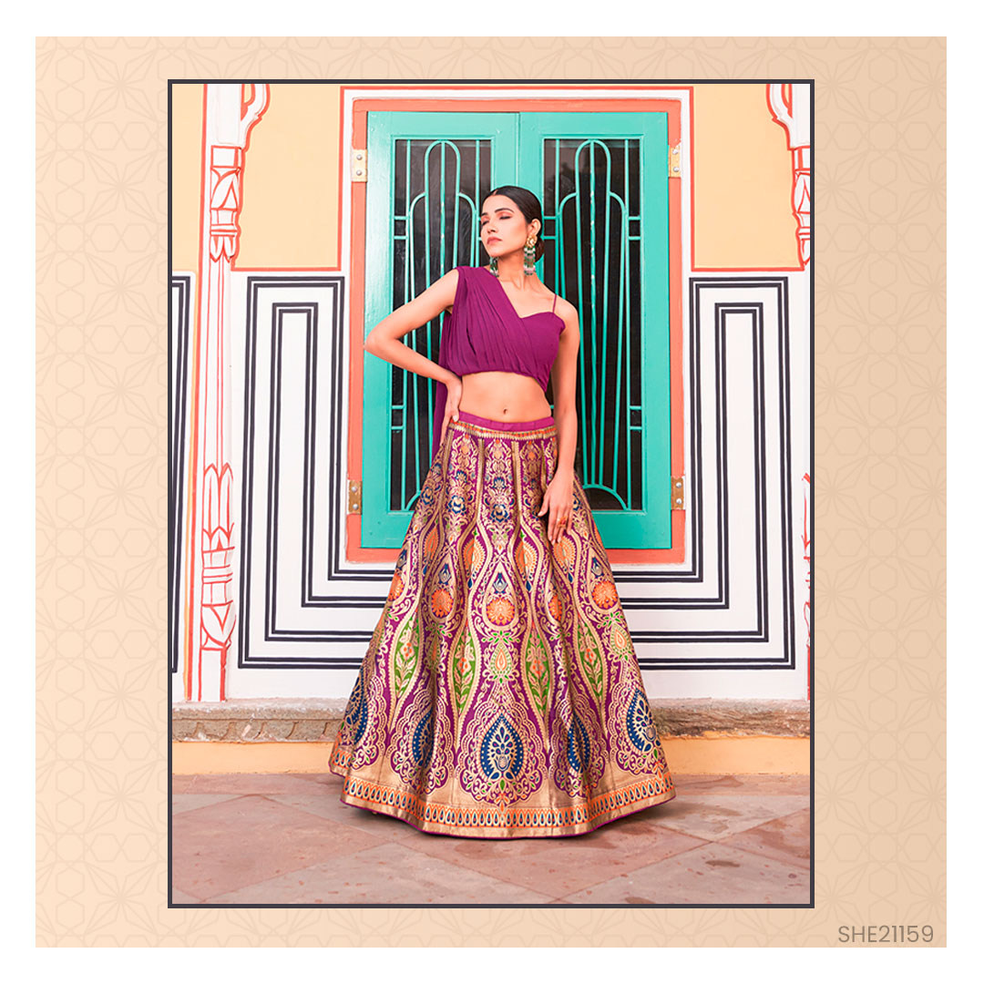 SheBazaar's tweet image. Elevate your ethnic chic with SheBazaar's Banarasi Silk Lehenga featuring exquisite weaving work!

🌐 shop now : shebazaar.com/designer-weddi…
Order through WhatsApp: +919624023456

#SheBazaar #lehenga #Banarasisilklehenga #LehengaLove #indianwear #womensfashion #MondayMotivation