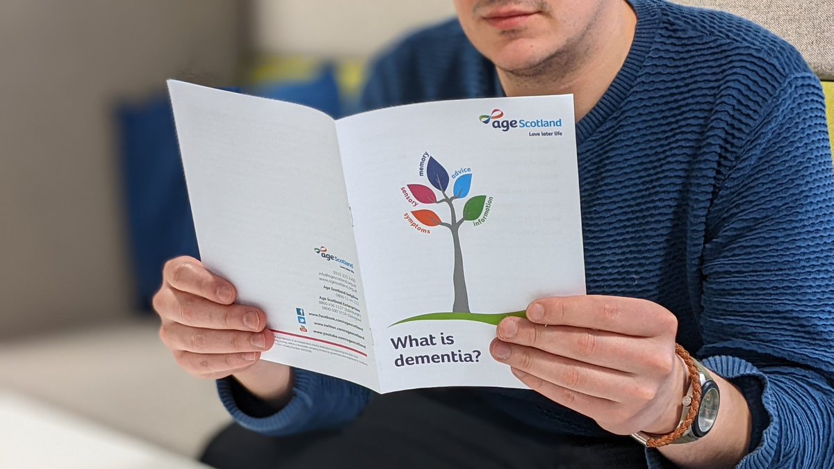 It's #DementiaActionWeek! Our website hosts a range of information guides including 'What is Dementia?' An informative look at the types, signs, symptoms and risk factors associated with dementia. All guides are available to download and order for free👉agescotland.org.uk/information-ad…