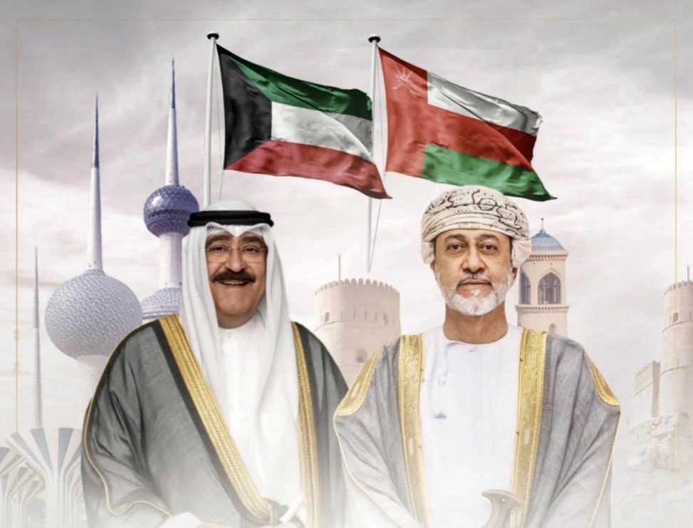 العمانيون غير
كأنهم شعب من كوكب خاص
 لم نسمع ونرى منهم إلا الخير
قمة في التهذيب 
مسالمون
أهل جود وكرم
التقيت بالكثير منهم في السفر
وحاورتهم في السوشيال ميديا
المشترك بينهم الأخلاق الرفيعة وحسن الأدب والشخصية الهادئة الرزينة
جميلة هي عمان
وأهلها
#السلطان_هيثم_يزور_الكويت