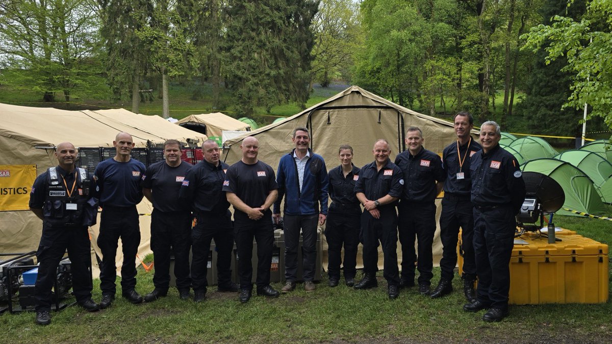 Whilst the team were on our training deployment in Kinver our new CEO of @westmidsfire Oliver Lee came to visit. It was a fantastic opportunity for Oliver to see what we do and what our role is as part of UKISAR

#wmfs #ukisar #searchandrescue