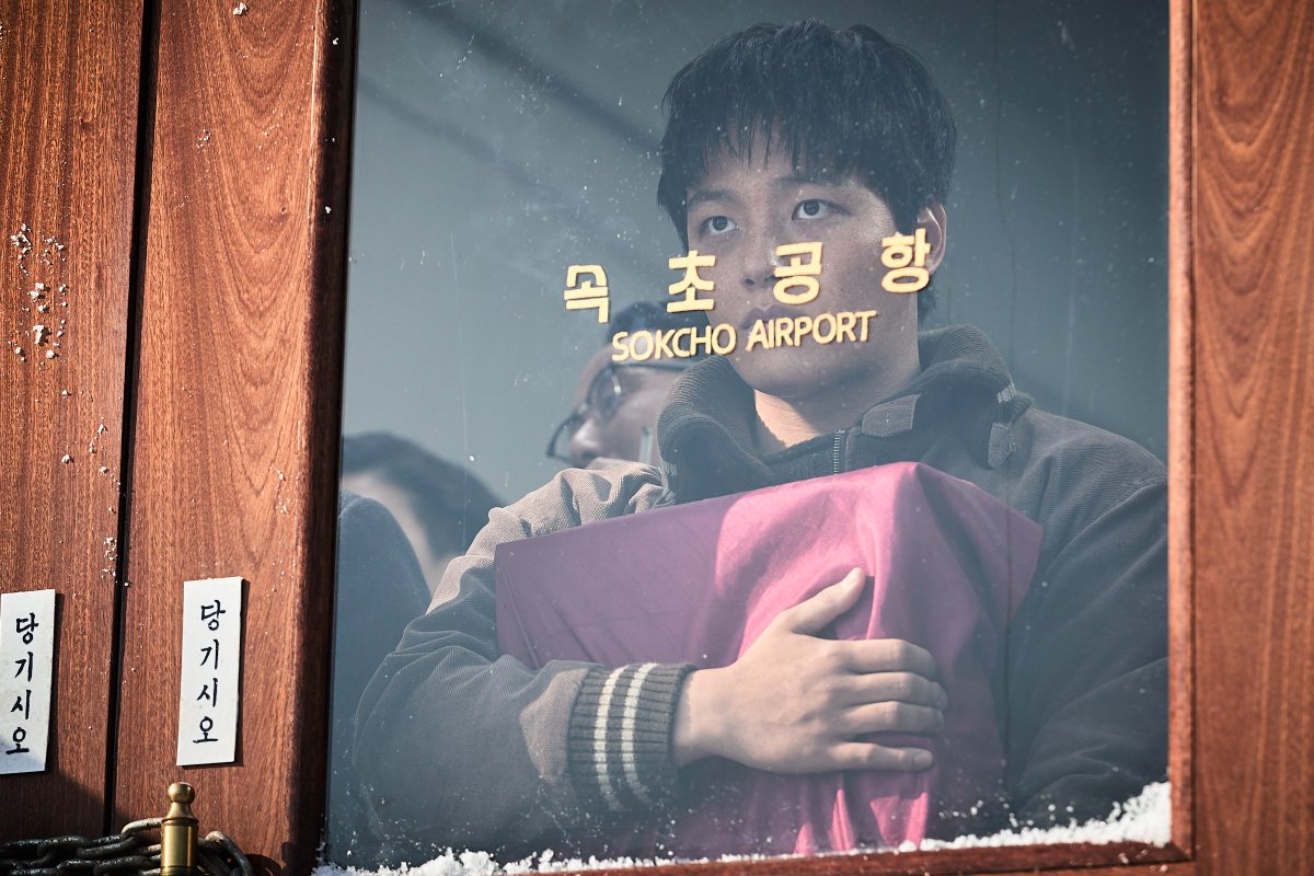 kidari_movie's tweet photo. 지금껏 본 적 없는 여진구의 악역 변신!

넘어가야만 한다,
모두를 공포에 빠트리는 납치범 '용대' 캐릭터 스틸 공개! 

#하이재킹 #6월21일극장대개봉
#하정우 #여진구 #성동일 #채수빈 https://t.co/8TXzxHykkv