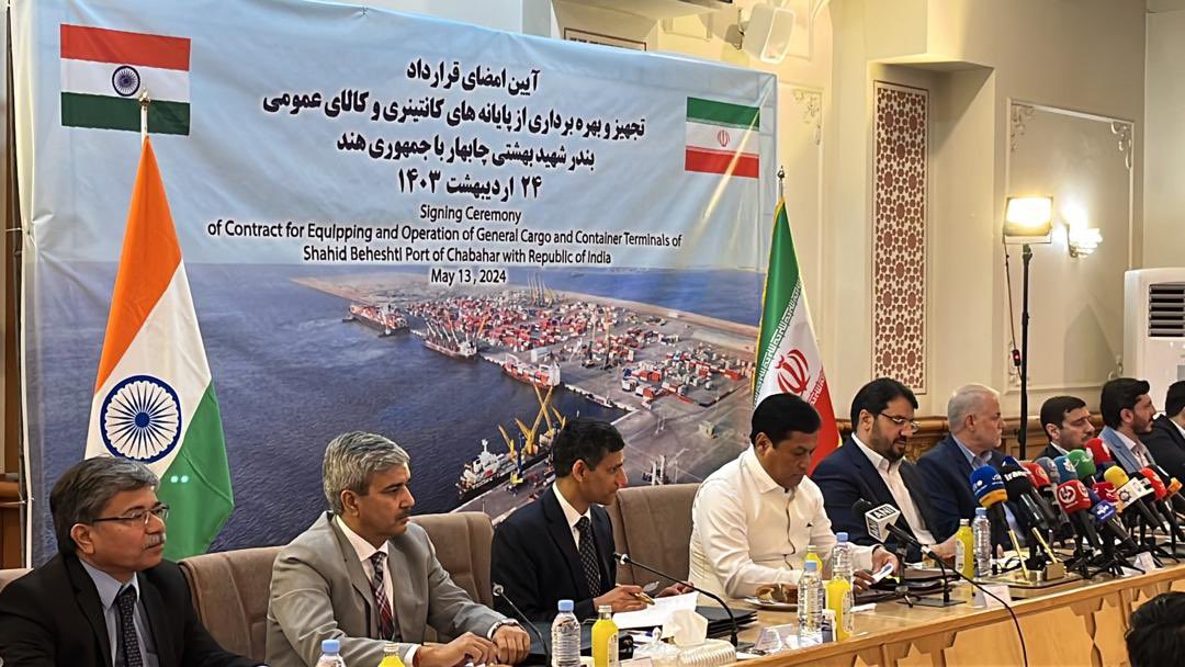 🇮🇳🇮🇷| Scripting a new chapter in bilateral partnership!

Minister @shipmin_india & @moayush @sarbanandsonwal witnessed the signing of the long-term contract for the operation of the Shahid Beheshti Port in Chabahar, between India Ports Global Ltd. & Ports and Maritime…