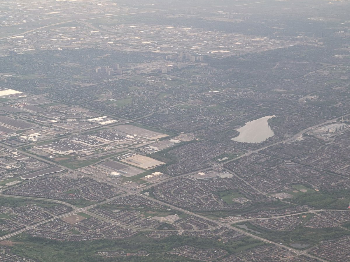 Back to #Brampton. Here's a shot looking southwest at 7am this morning of Airport and Bovaird 

#Brampoli