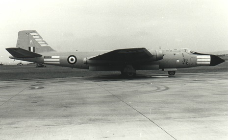 NewarkAirMus's tweet photo. Churlish not to tick-over the timeline today with some of these in-service photos!
#Canberra
#WV787
#WH904 https://t.co/ocMBjav0ef