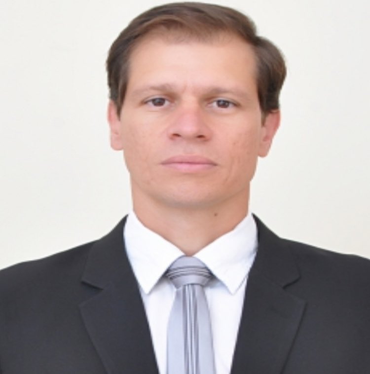 Sobre o Vasco 2x1 Vitória de ontem:

O Sr. Rodrigo Guarizo Ferreira do Amaral viu e reviu um chute na região pubiana de Pablo Galdames, que ocorreu dentro da área, por meio do VAR, e afirmou categoricamente não se tratar de um pênalti.

Aguardamos o afastamento, <a href="/CBF_Futebol/">brasil</a>.