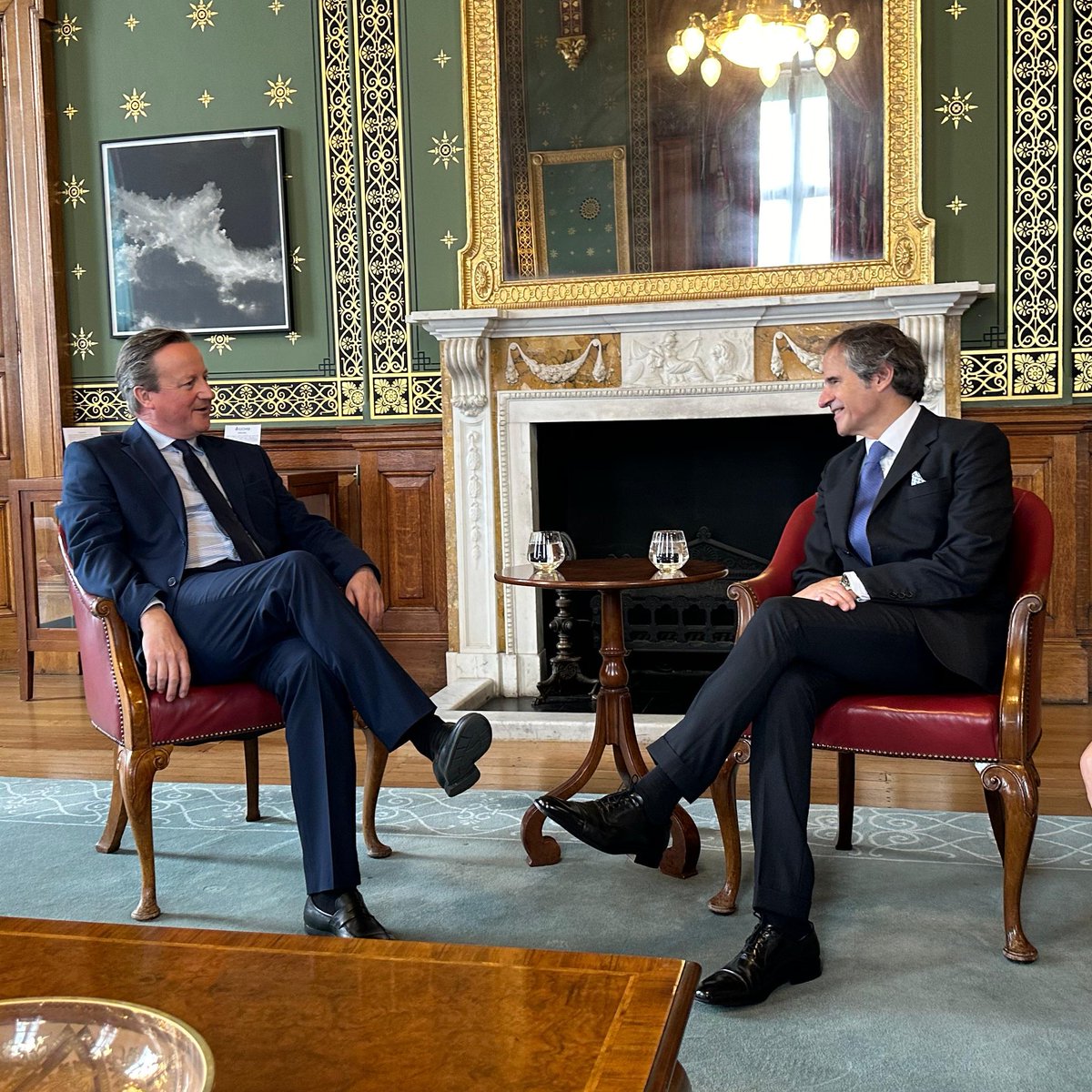 The UK 🇬🇧 is an indispensable @IAEAorg partner. Important to have substantive exchange with @FCDOGovUK’s Foreign Secretary @David_Cameron on the Agency's work for the safety and security of ZNPP, global nonproliferation efforts, #AUKUS, and peaceful uses of nuclear technology.